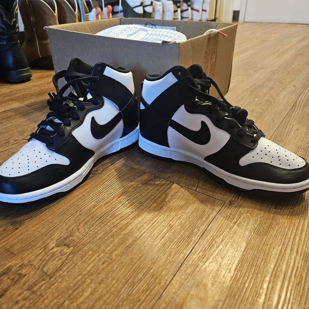 Nike Dunk High Pandas